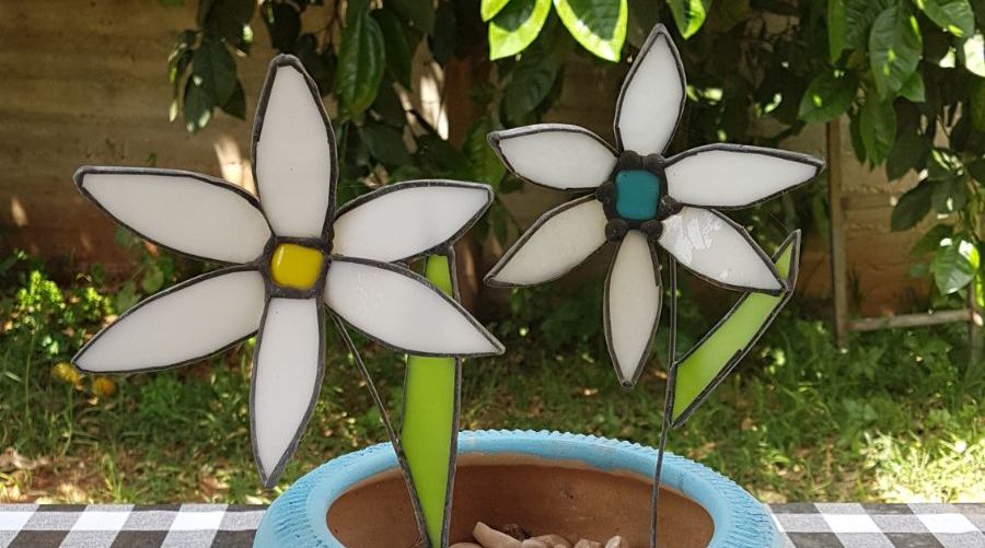 טעימת ויטראז׳: סדנה מקורית ליצירת פרחי נוי מזכוכית