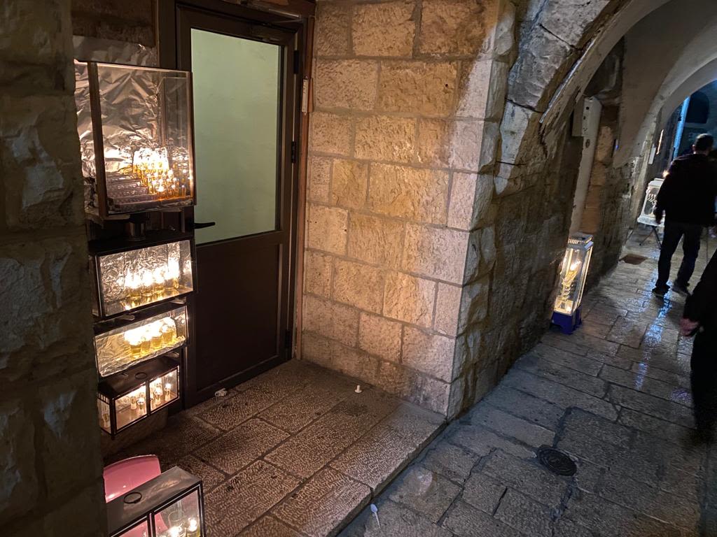 סיור חנוכיות קסום בשכונת נחלאות בירושלים