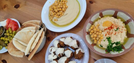 הטעם האותנטי של חיפה: סיור טעימות וסדנת הכנת סמבוסק