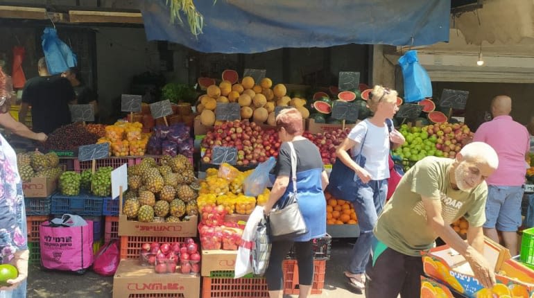 סודות וטעימות בשוק תלפיות: סיור קולינרי כשר בחיפה