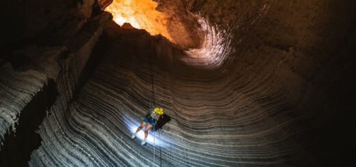 טיול סנפלינג במערת המלח בהר סדום