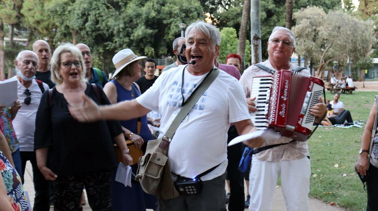 סיור בעקבות הזמר עברי: מסע מוסיקלי בתל אביב