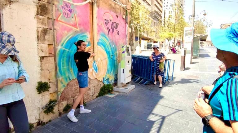 סיור גרפיטי למשפחות ברחובות הצבעוניים של ירושלים